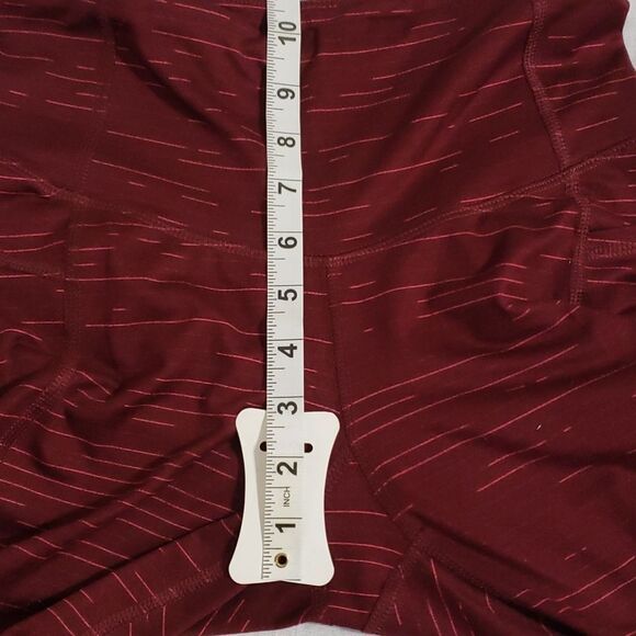 Champion. EUC.  Burgandy Athletic Leggings Size S. - Picture 10 of 11